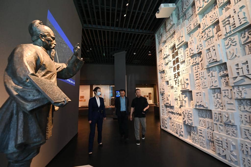 新華述評丨“兩個結合”的根本要求拓展了中國特色社會主義文化發(fā)
