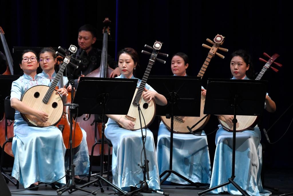 俄羅斯“中國文化節(jié)”專場演出《江山如畫》民族音樂會在莫斯科舉