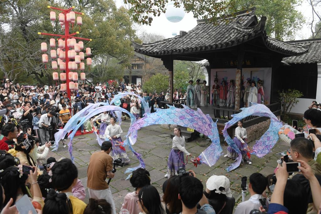 春潮涌動：“文旅熱”助力中國經(jīng)濟回升向好
